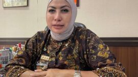 Penuntut umum Komisi Pemberantasan Korupsi (KPK) mencecar Yulianti Erlynah. (Dok. Diskominfomc.kalselprov.go.id)