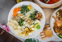 Hidangan sehat tidak harus hambar. Dengan pilihan bahan cerdas dan metode memasak yang tepat, sajian khas Indonesia bisa tampil lebih bernutrisi tanpa kehilangan cita rasa autentiknya.