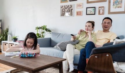 Merajut Kembali Ikatan Keluarga: Menemukan Makna di Tengah Distraksi Modern