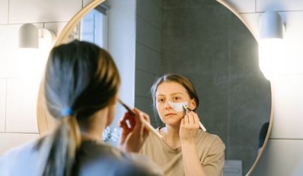 Kulit Glowing Tanpa Drama: Mengupas Tuntas Tren Skincare ala Korea