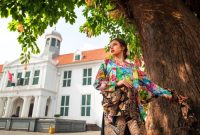 Patung Sultan Suriansyah, raja pertama Kesultanan Banjar, berdiri megah sebagai simbol awal mula kejayaan sebuah peradaban Islam di bumi Kalimantan. Potret ini menunjukkan betapa pentingnya sosok beliau dalam sejarah dan budaya Banjar.