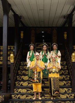 Merawat Jejak Nenek Moyang: Rumah Bubungan Tinggi di Tengah Gempuran Modernitas