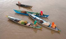Pesona Pasar Terapung: Menelusuri Jejak Sejarah di Arus Sungai