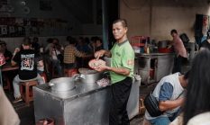 Soto Banjar: Semangkuk Kehangatan Penuh Rempah dari Bumi Borneo